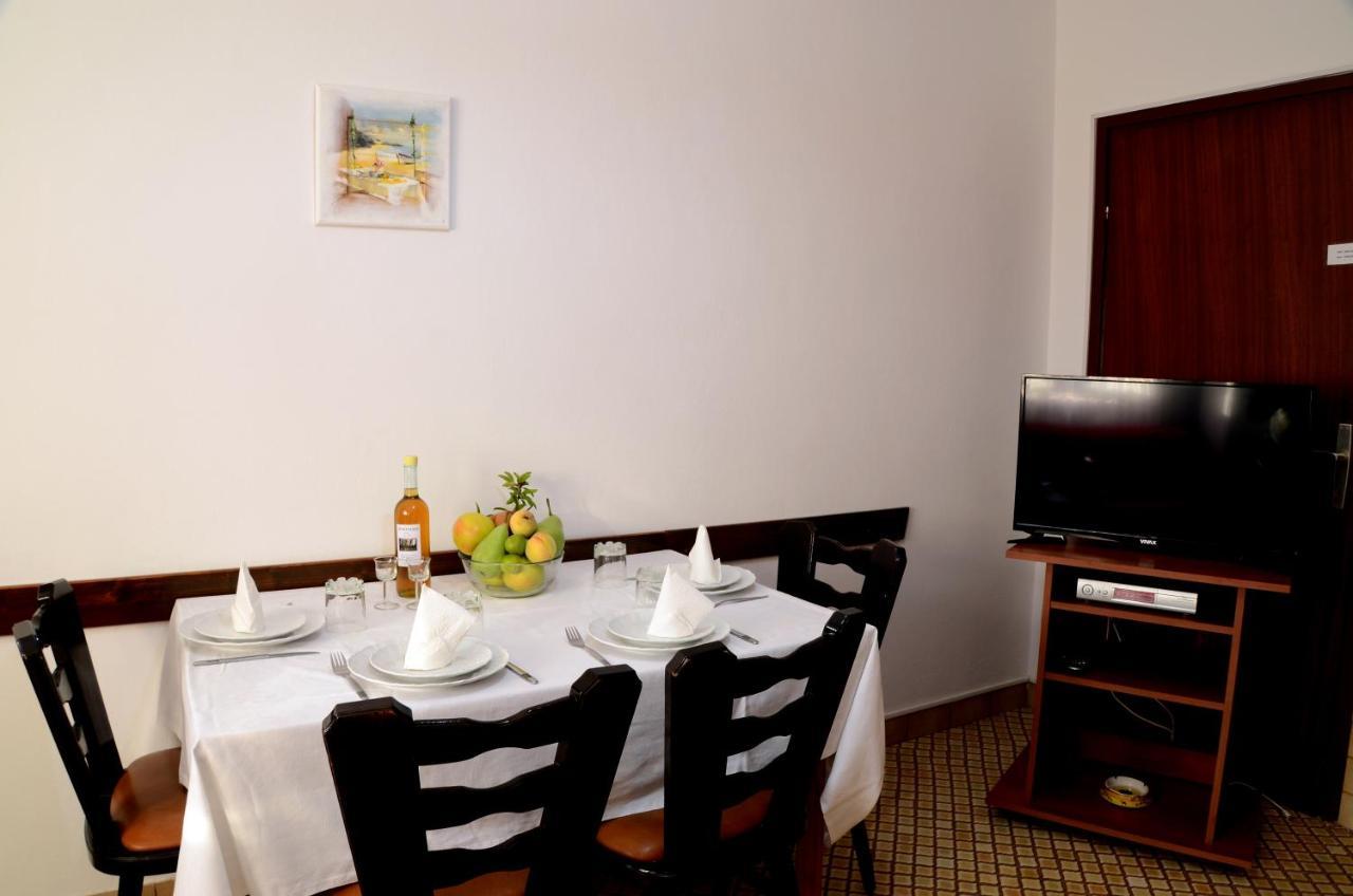 Dvosoban Apartman U Centru Grada Biograd Na Moru Exterior photo